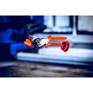 Löwe 4104/VR, für vr-Schnitt, mit Einzugsrolle